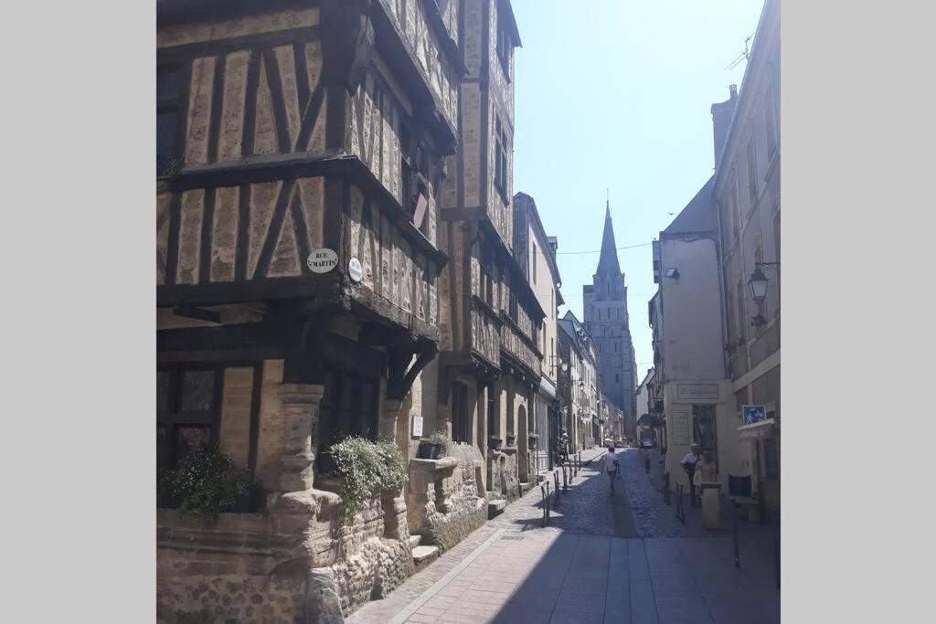 Au Coeur Du Vieux Bayeux, Logement De Charme Apartment Exterior photo
