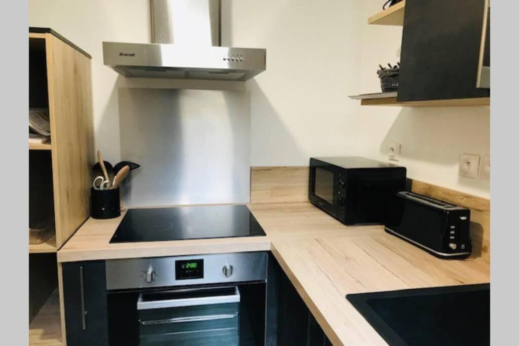 Au Coeur Du Vieux Bayeux, Logement De Charme Apartment Exterior photo